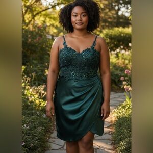 Elegant Green Lace Evening Dress